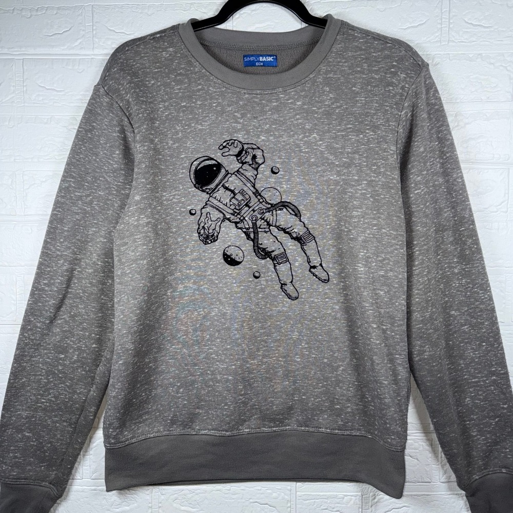 Simply Basic Sweatshirt Mens XS Grey Astronaut Space Graphic Pullover ECH